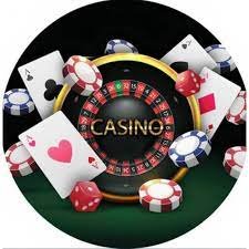 Meja Texas Poker langsung di rasqq dengan dealer profesional dan kamera multi-sudut